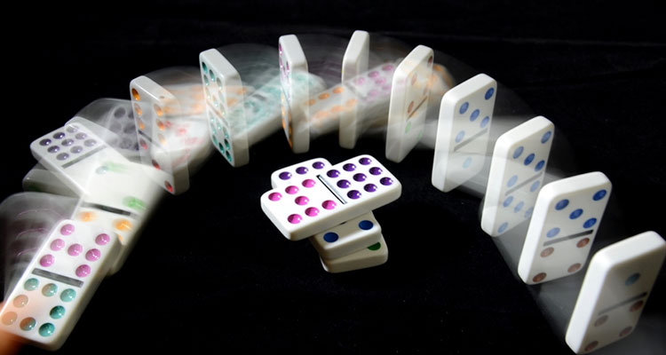 domino online